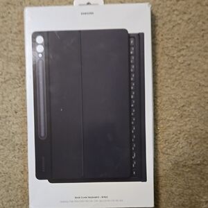 NIB Samsung Black Book Cover Keyboard for S10+ Tablet. Was opened but never used